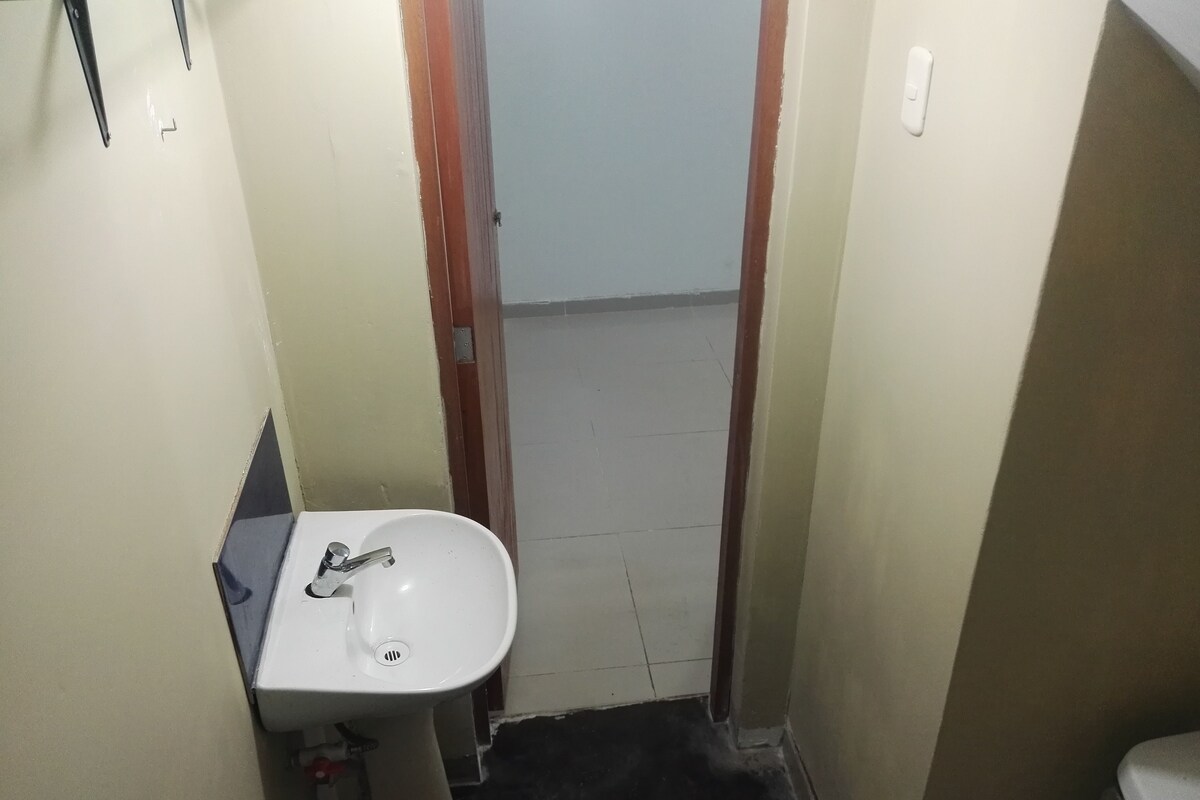 Shower, towels