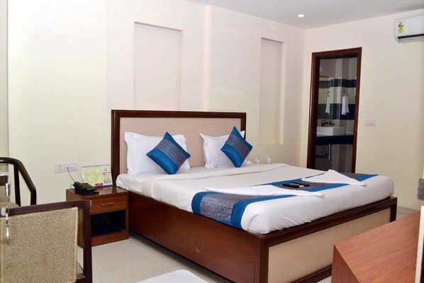 Iron/ironing board, free WiFi