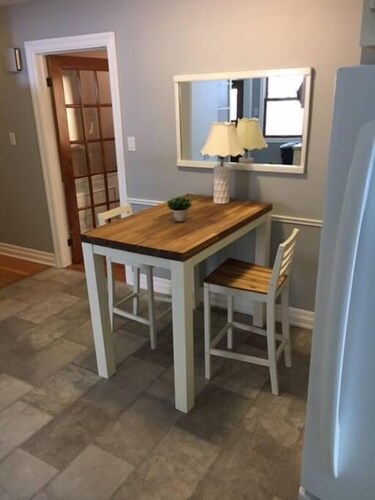 Very Large & Welcoming London Bungalow