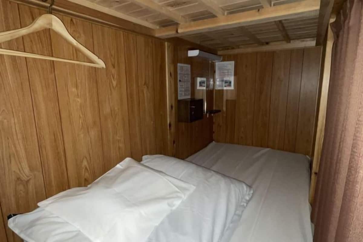 Memory foam beds, in-room safe, blackout drapes, free WiFi