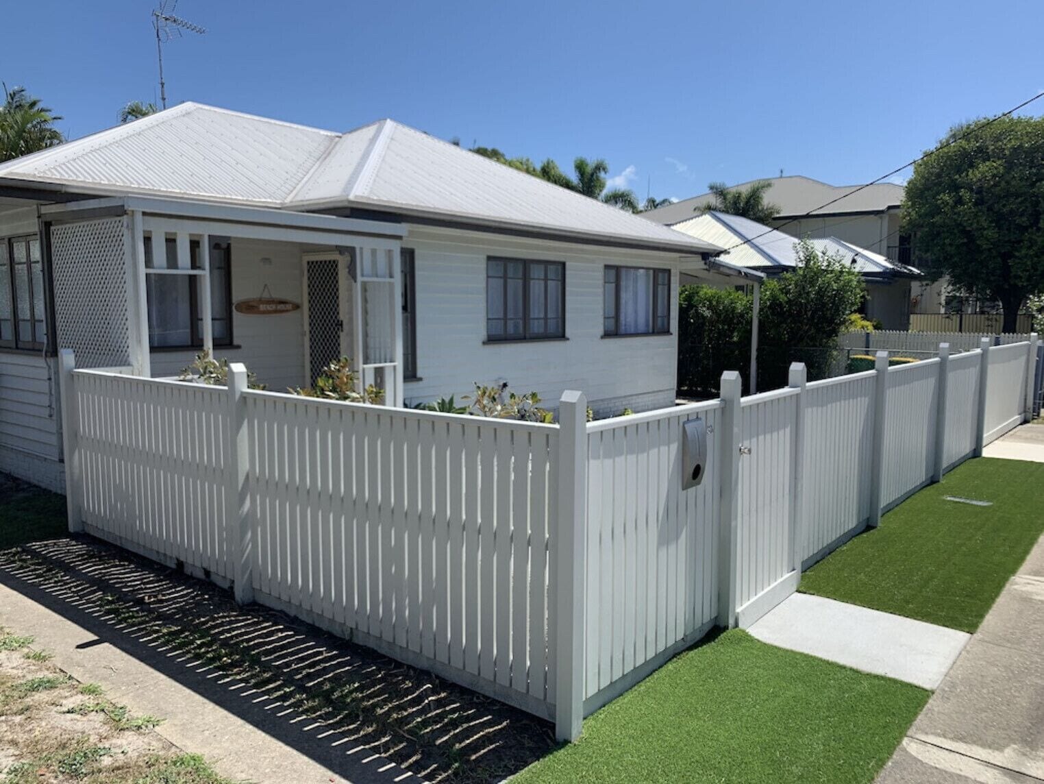 Pet friendly Gold Coast Broadwater Cottage