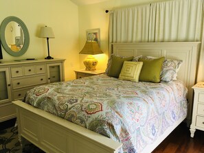 4 soverom, strykejern/-brett, wi-fi (inkludert) og sengetøy