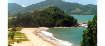 Cozy House in Gated Community -3 bedrooms (1 suite)-3 bathrooms-Internet