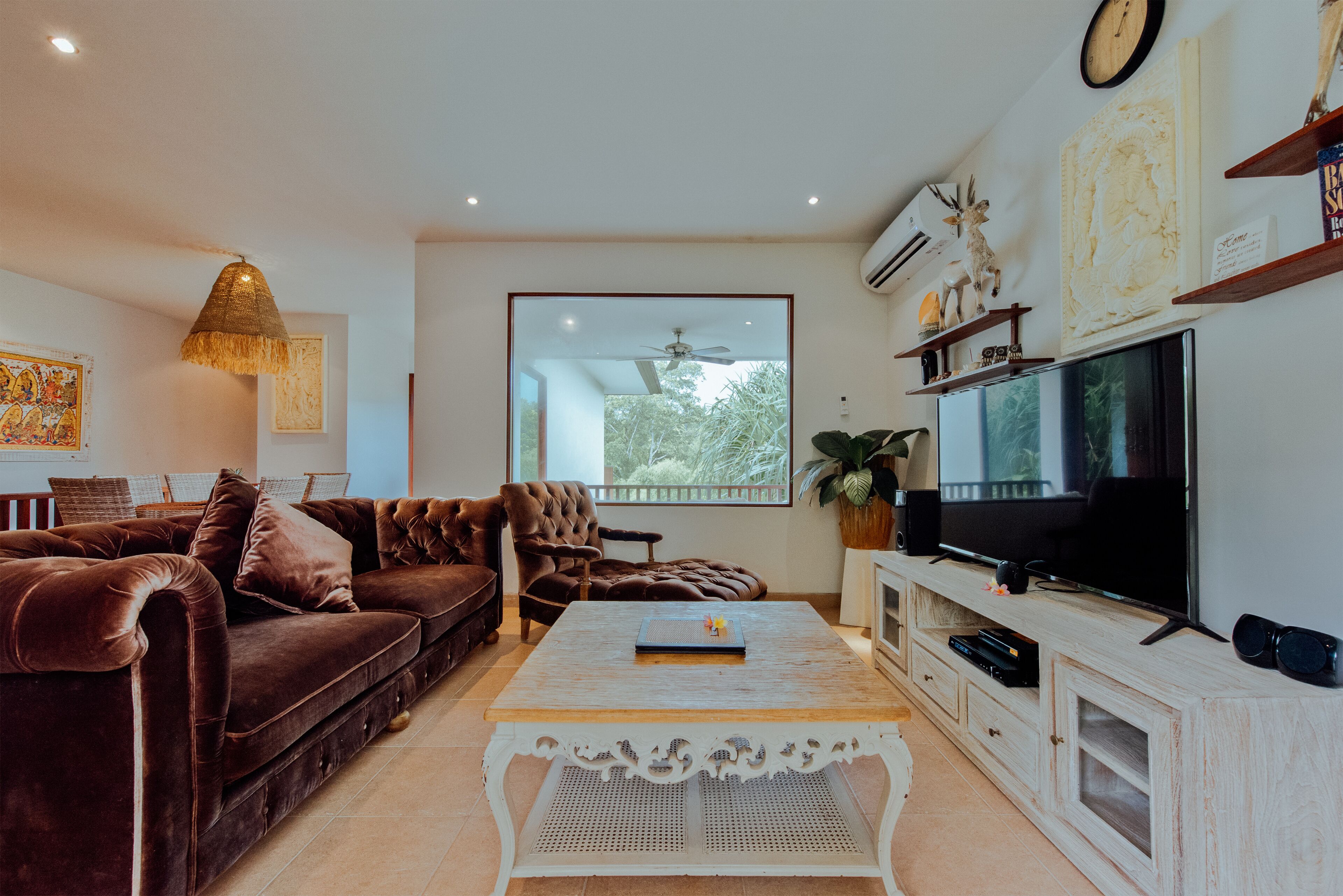 TV, Netflix, DVD player, toys