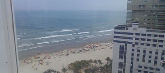 Refinement and comfort - Sea View - Fair + wifi and Cable + Netflix!