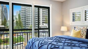 3 Schlafzimmer, Schreibtisch, Bügeleisen/Bügelbrett, Reisekinderbett