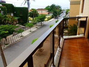 Property grounds - Apartment one block from Enseada beach in Guarujá - 2 suites (Guarujá)