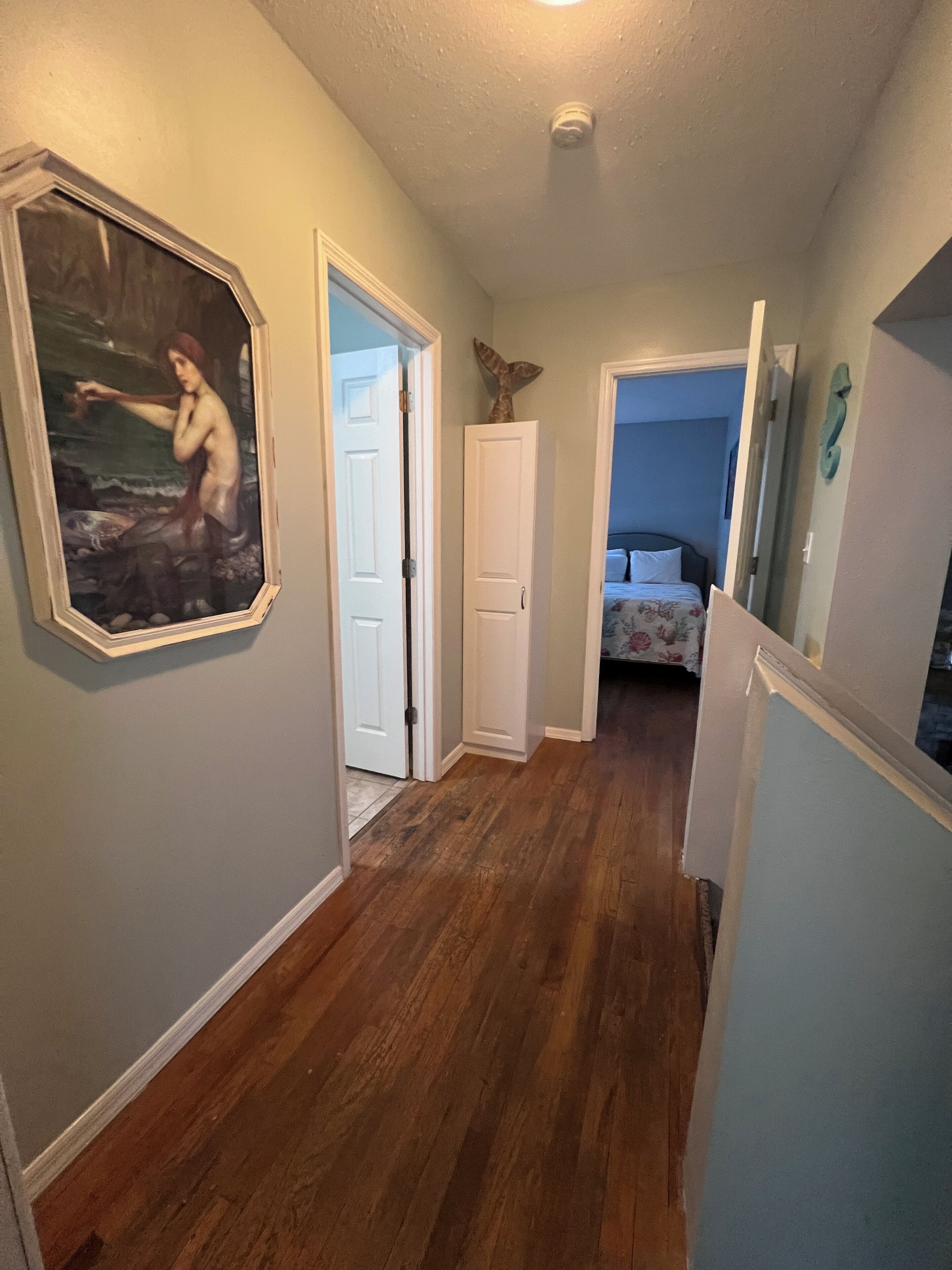 3 bedrooms, iron/ironing board, internet, bed sheets