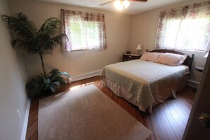 4 bedrooms, iron/ironing board, free WiFi, bed sheets