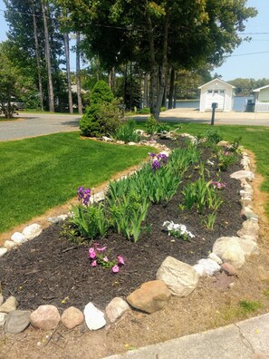 Property grounds - HOPE -Upper Silver Lake Vacation House close to Silver Lake Sand dunes (Mears)