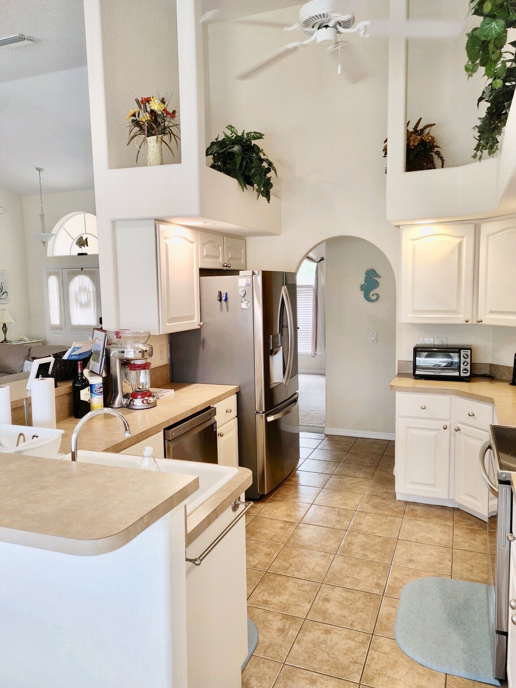 冰箱、微波炉、烤箱、炉灶