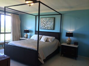 4 bedrooms, desk, iron/ironing board, WiFi
