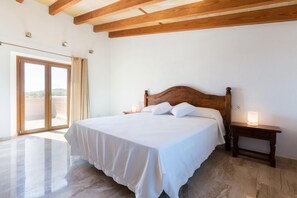 3 bedrooms, in-room safe, iron/ironing board, free WiFi - CAN CARRUSILLO  Ref. VP49 (Lloseta)