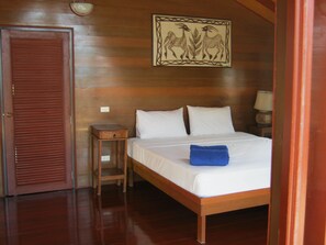 4 dormitorios, tabla de planchar con plancha, wifi gratis y ropa de cama