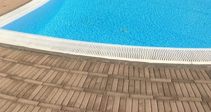 Pizzo Beach Club "Sommer Special" 2-Bett-Wohnung 13F mit kostenlosem WLAN und 2 Terr