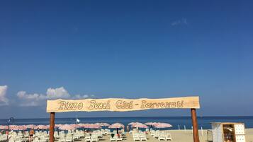 Vlak bij het strand, strandlakens