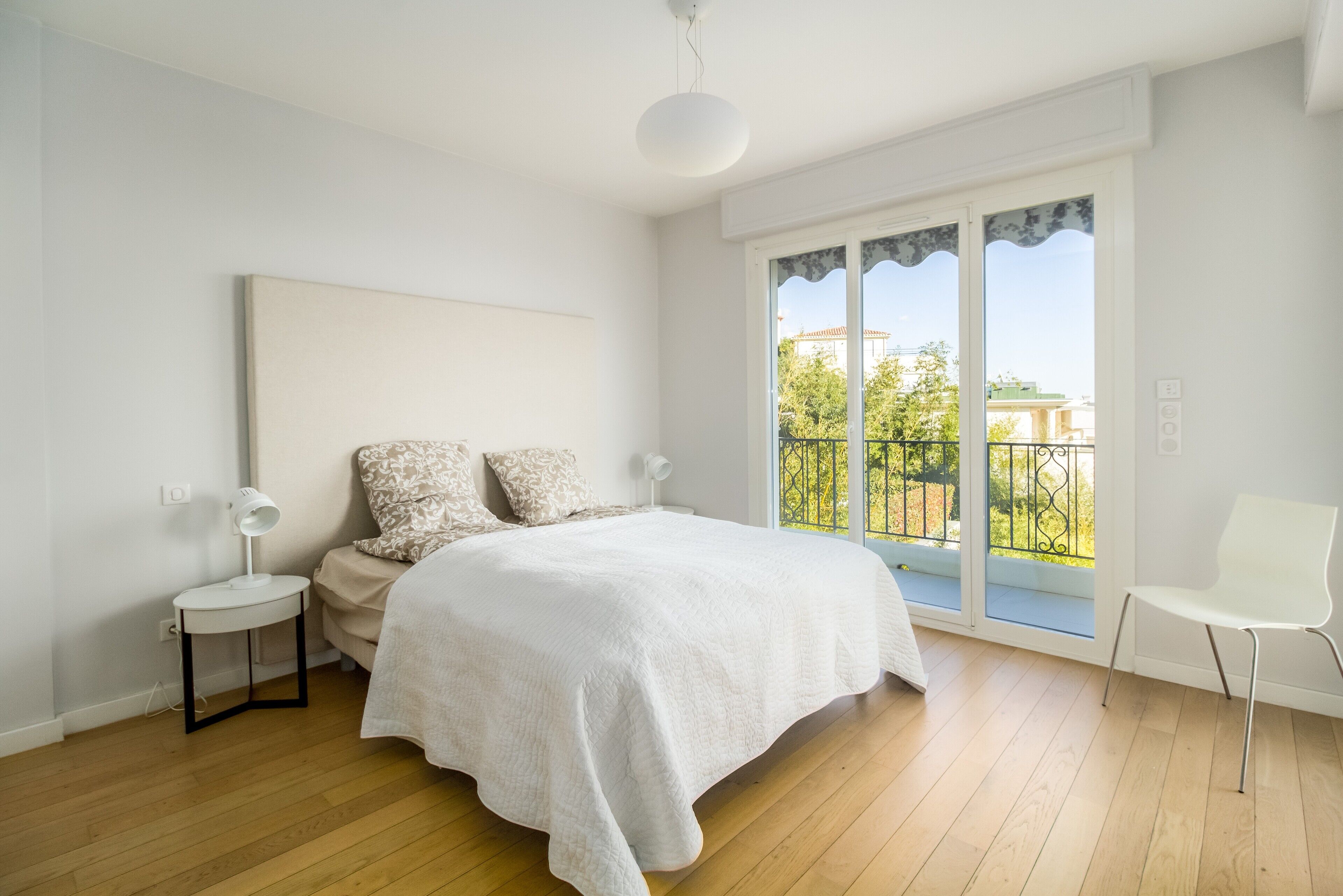 2 slaapkamers, een strijkplank/strijkijzer, gratis wifi, beddengoed