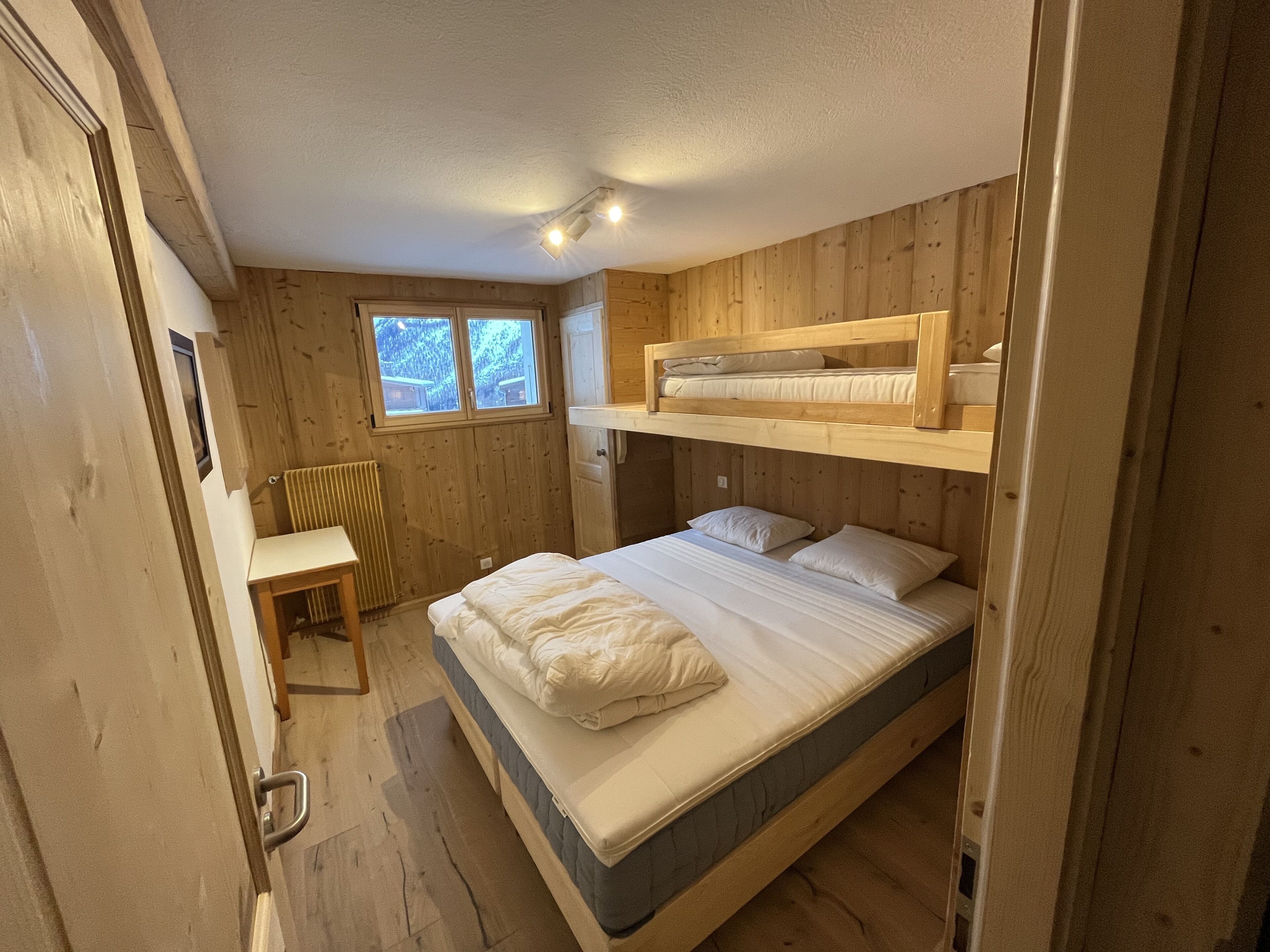 4 Schlafzimmer, Bügeleisen/Bügelbrett, WLAN