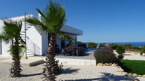 Outdoor dining - Delightful holiday villa with sea view (Ráfol de Almunia)