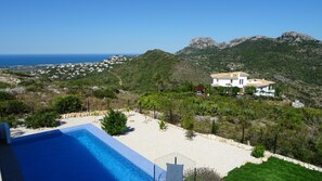 Outdoor pool - El Sol Blanco, luxury villa on the Costa Blanca (Ráfol de Almunia)