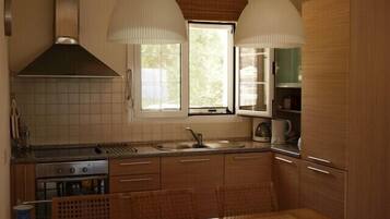 Geladeira, fogão, cooktop, lava-louças
