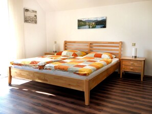 3 bedrooms, iron/ironing board, travel cot, free WiFi