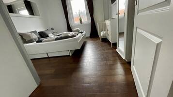 2 Schlafzimmer, Schreibtisch, kostenloses WLAN, Bettwäsche