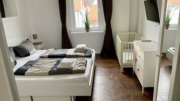 2 chambres, bureau, Wi-Fi gratuit, draps fournis