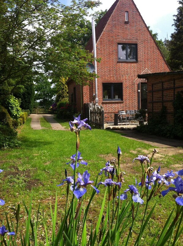 Property grounds - The special holiday home with great attention to detail (Oelstorf)