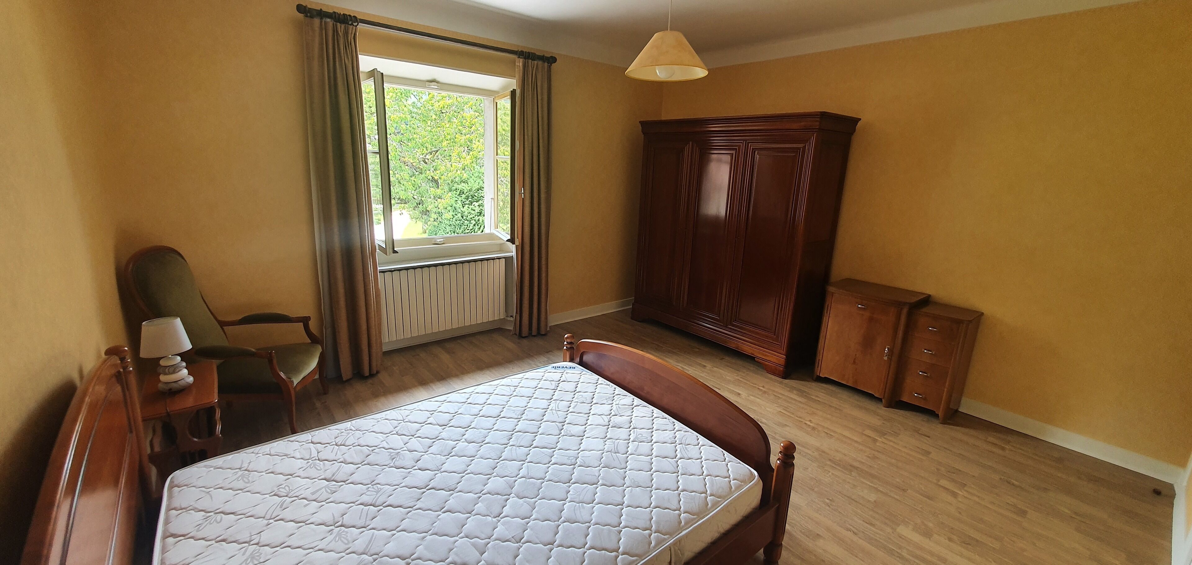 1 chambre, fer et planche à repasser, Wi-Fi gratuit, draps fournis