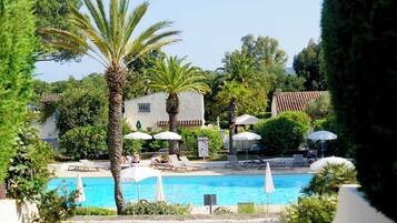 Piscine extérieure, piscine chauffée