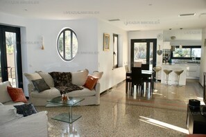 Télévision, espaces bureaux