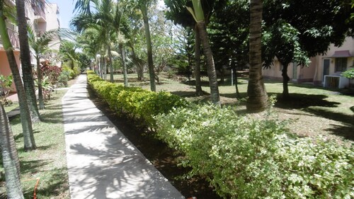 Ilmastoitu huoneisto 700 metrin päässä rannasta.