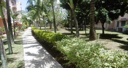 Ilmastoitu huoneisto 700 metrin päässä rannasta.