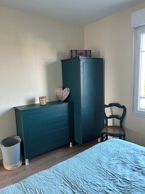 2 bedrooms, WiFi, bed sheets