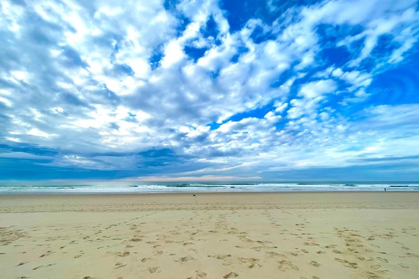 Beach nearby, sun-loungers