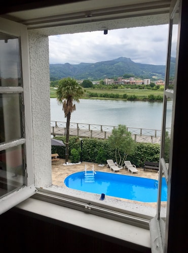 HOUSE HISTORY 1850 4 STARS T5