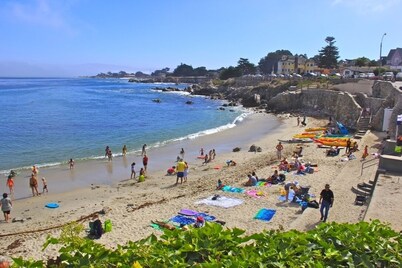 Award Winning Ocean Front Paradise 2 Bed 2 Bath