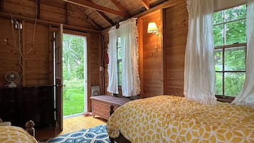 3 bedrooms, iron/ironing board, free WiFi