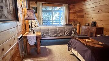 2 habitaciones, escritorio, tabla de planchar con plancha y wifi