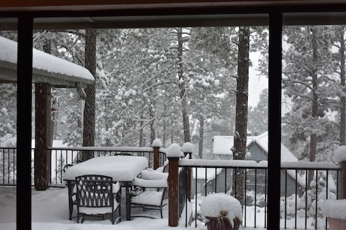 Cozy Home With Great Views, Awesome Deck and A/C