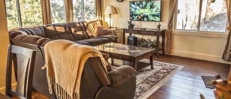 TV, fireplace, DVD player, stereo