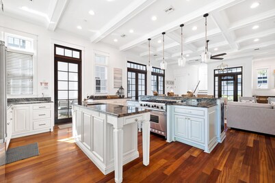 Madison Cottage, South of 30-A in Rosemary Beach. Close to Beach, Pool and Shoppes.