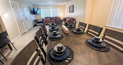 Pet Friendly Sleeps 12+ near Garden of the Gods AF