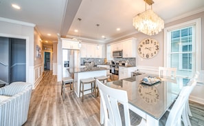 Dining - Heart of OCNJ! 5BR/4BA Beach Block Condo w/ Elevator -Sleeps 16! (Ocean City)