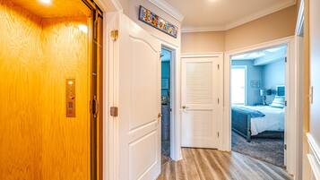 5 quartos, ferros/tábuas de passar roupa, Wi-Fi de cortesia