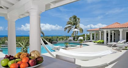 OCEAN VIEW MODERN AND DESIGN VILLA