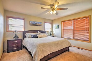 3 bedrooms, iron/ironing board, travel cot, free WiFi - Family Friendly Home, Private Hot Tub, 3 Bed+ 2 Bath, Granby Ranch / Winter Park (Granby)