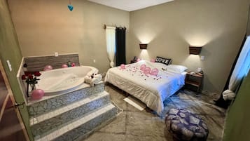 Chambre pour lune de miel, 2 lits doubles, vue sur le jardin | Literie de qualité, lit avec matelas à plateau-coussin