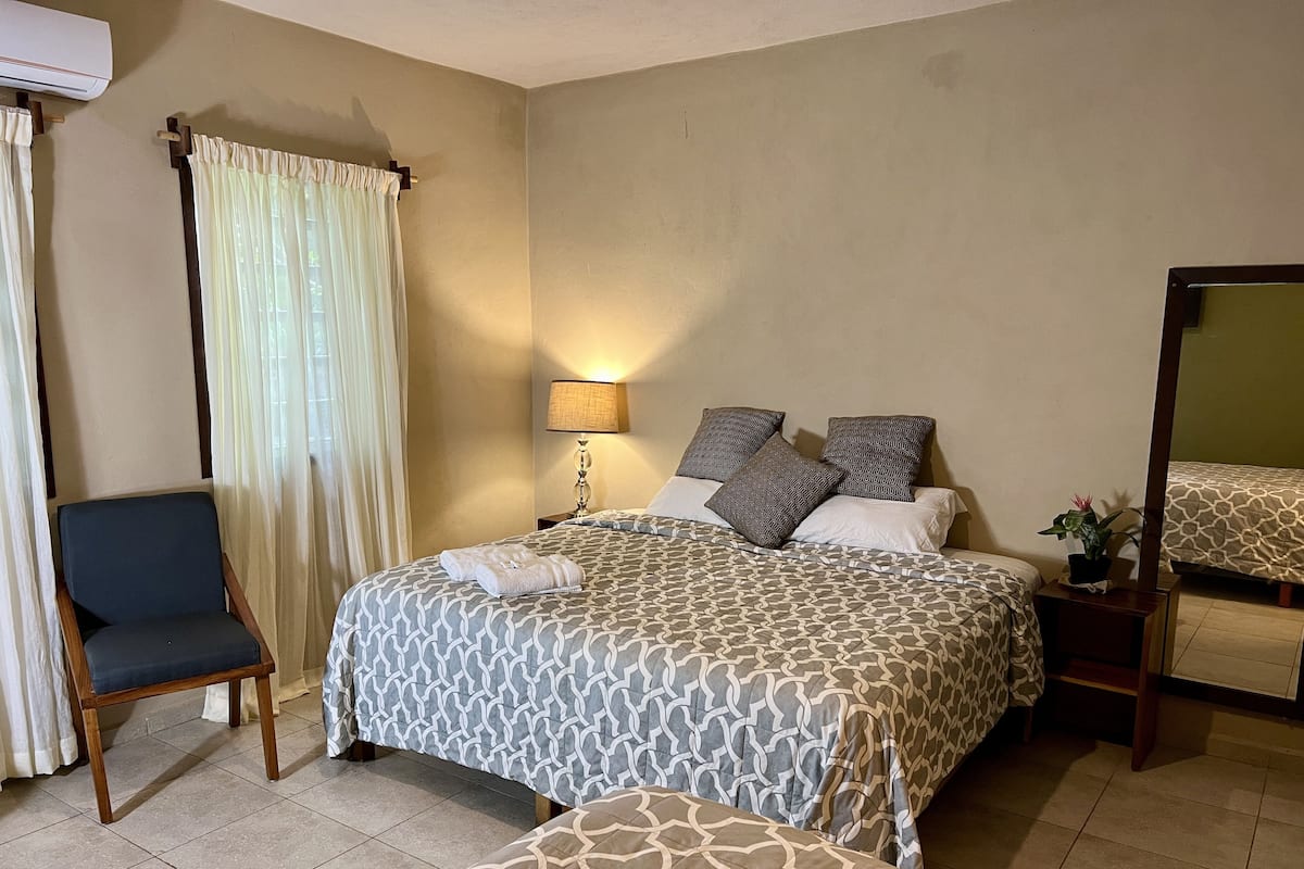 1 Schlafzimmer, hochwertige Bettwaren, Pillowtop-Betten